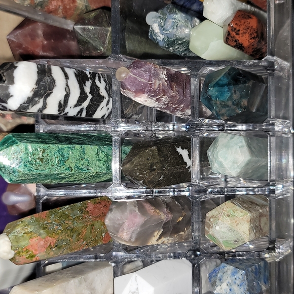 Crystal Surprise Boxes 🥳 - Picture 4 of 4